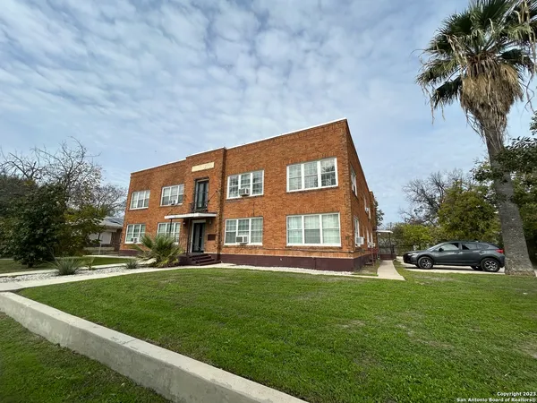 $795 | 1409 West Woodlawn Avenue, Unit 4, San Antonio, TX 78201