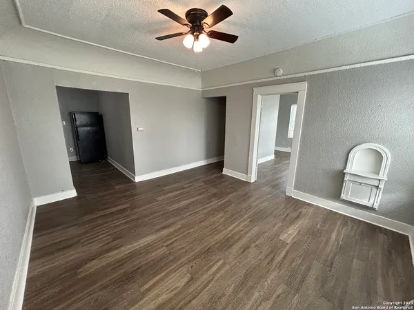 $795 | 1409 West Woodlawn Avenue, Unit 4, San Antonio, TX 78201