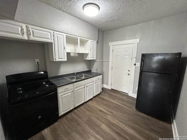 $795 | 1409 West Woodlawn Avenue, Unit 4, San Antonio, TX 78201