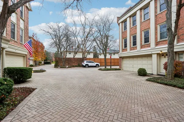 $5,000 | 19 Landmark Street, Unit 19, Northfield, IL 60093