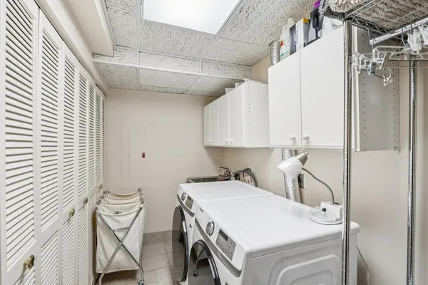 $5,000 | 19 Landmark Street, Unit 19, Northfield, IL 60093