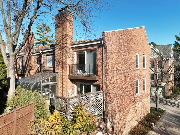 $5,000 | 19 Landmark Street, Unit 19, Northfield, IL 60093