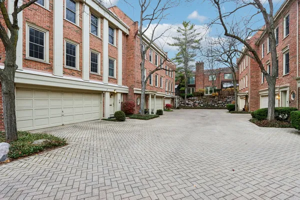 $5,000 | 19 Landmark Street, Unit 19, Northfield, IL 60093