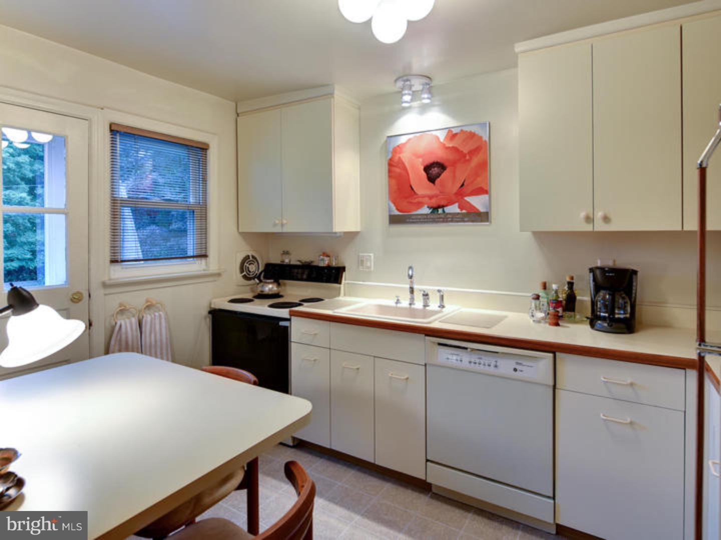 474 Lawrence Road Broomall, PA 19008 - Photo 12 of 25