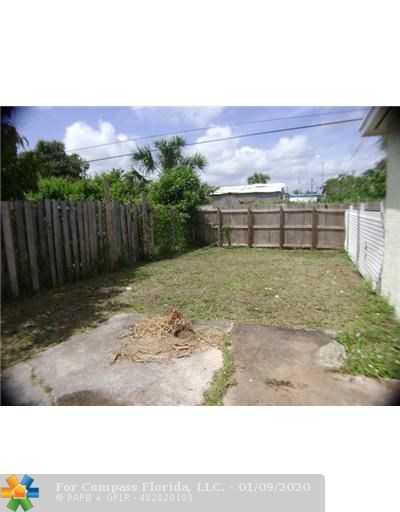 191 West 35th Street Riviera Beach, FL 33404 - Photo 11 of 15 Exterior Back