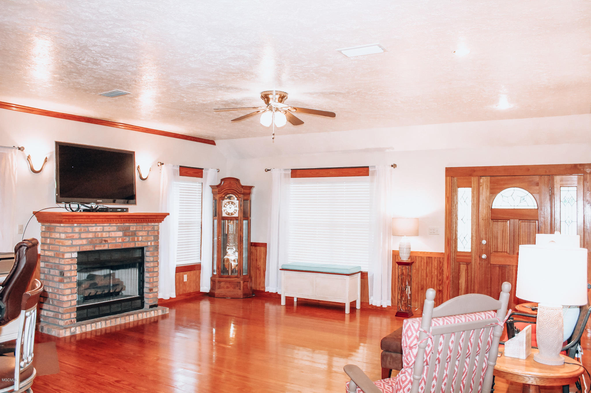 17331 Della Roper Road East Moss Point, MS 39562 - Photo 5 of 29 IMG_2619