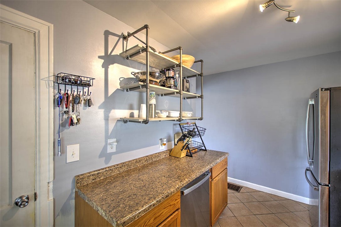 1402 West King Street Decatur, IL 62522 - Photo 9 of 22