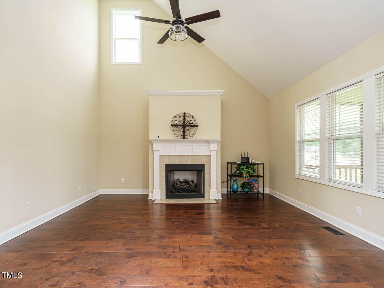 5400 Falconton Lane Raleigh, NC 27610 - Photo 15 of 38 015-1280x960-living-room