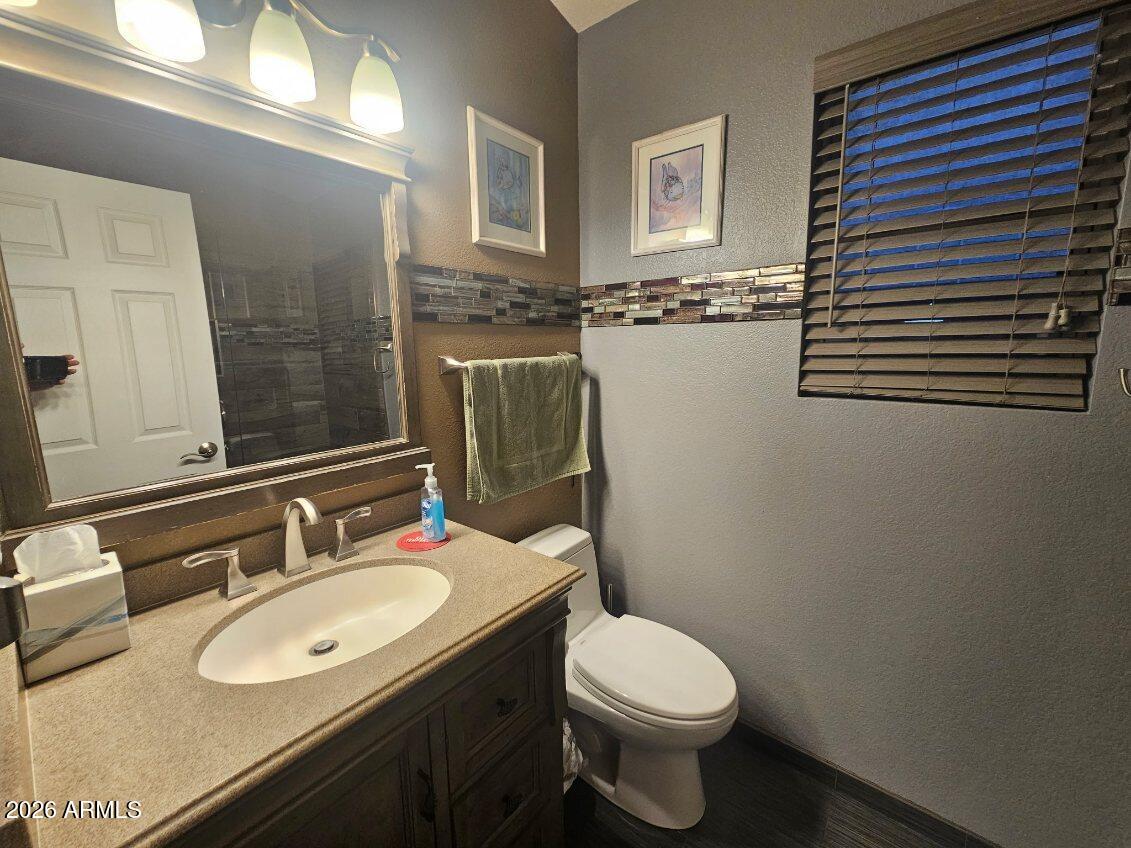 285 West Washington Avenue Gilbert, AZ 85233 - Photo 11 of 15 Guest Bath