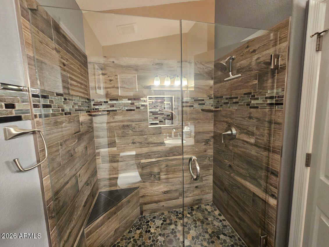 285 West Washington Avenue Gilbert, AZ 85233 - Photo 12 of 15 Additional Guest Bath