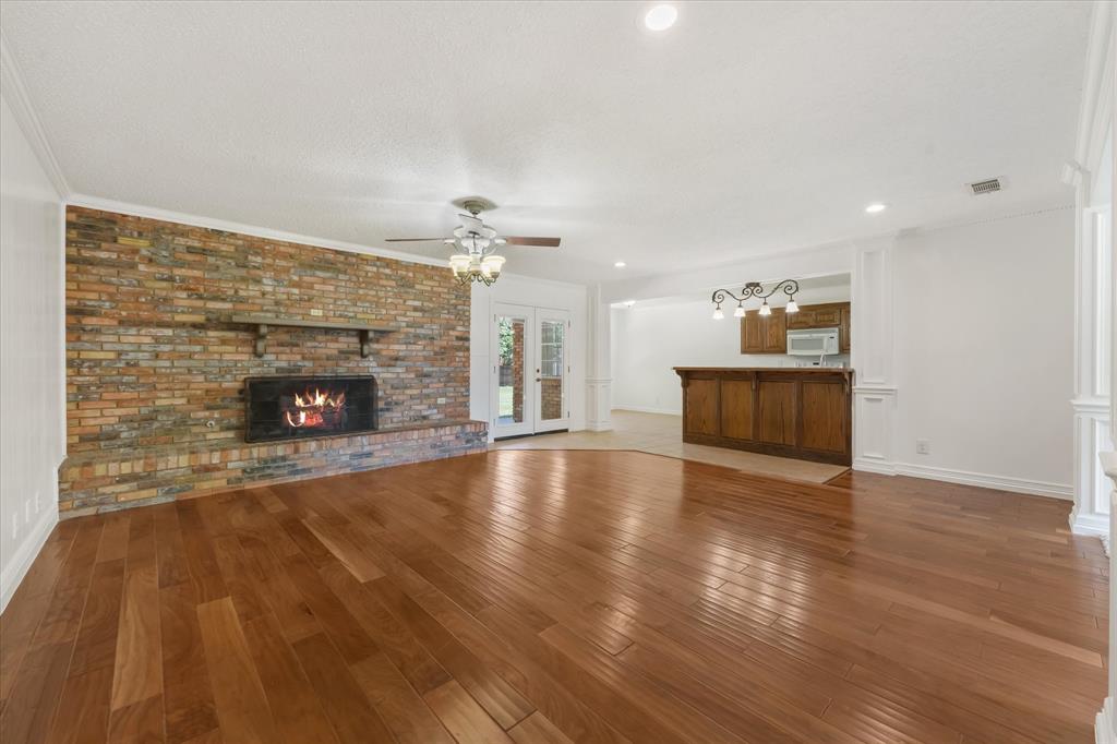 718 Ridgecrest Circle Denton, TX 76205 - Photo 11 of 30