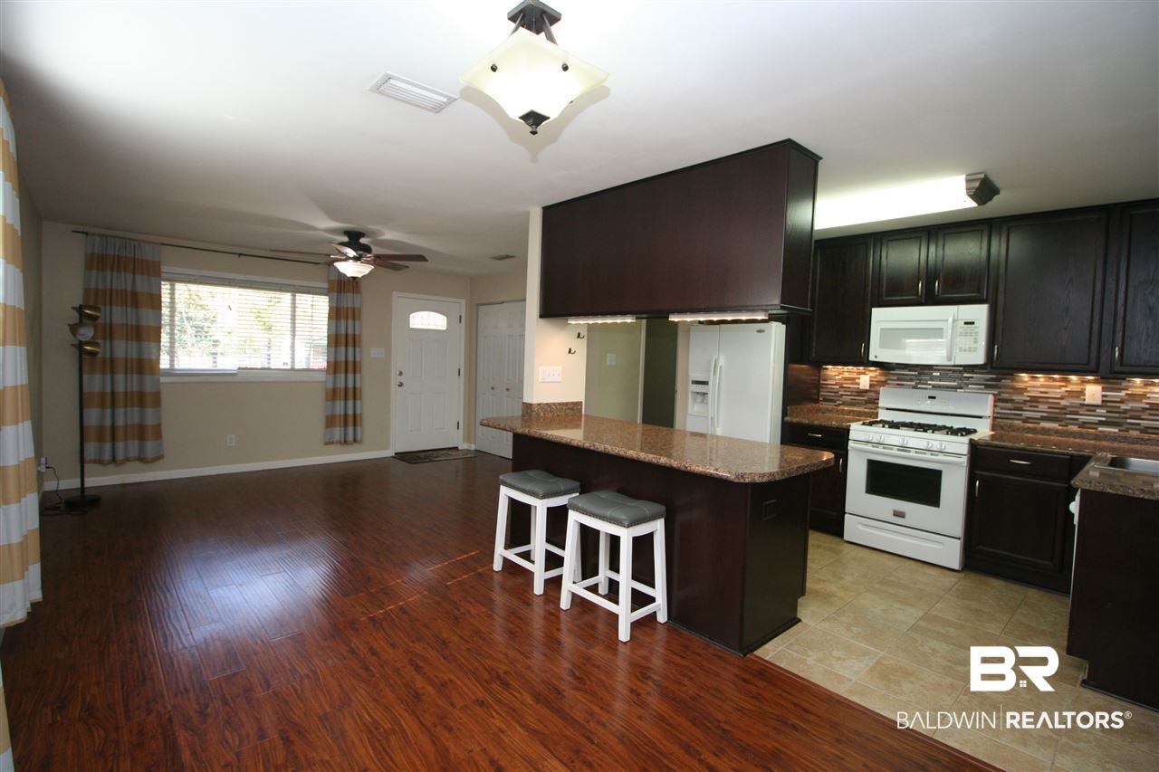 1360 Roderick Road Mobile, AL 36618 - Photo 5 of 21