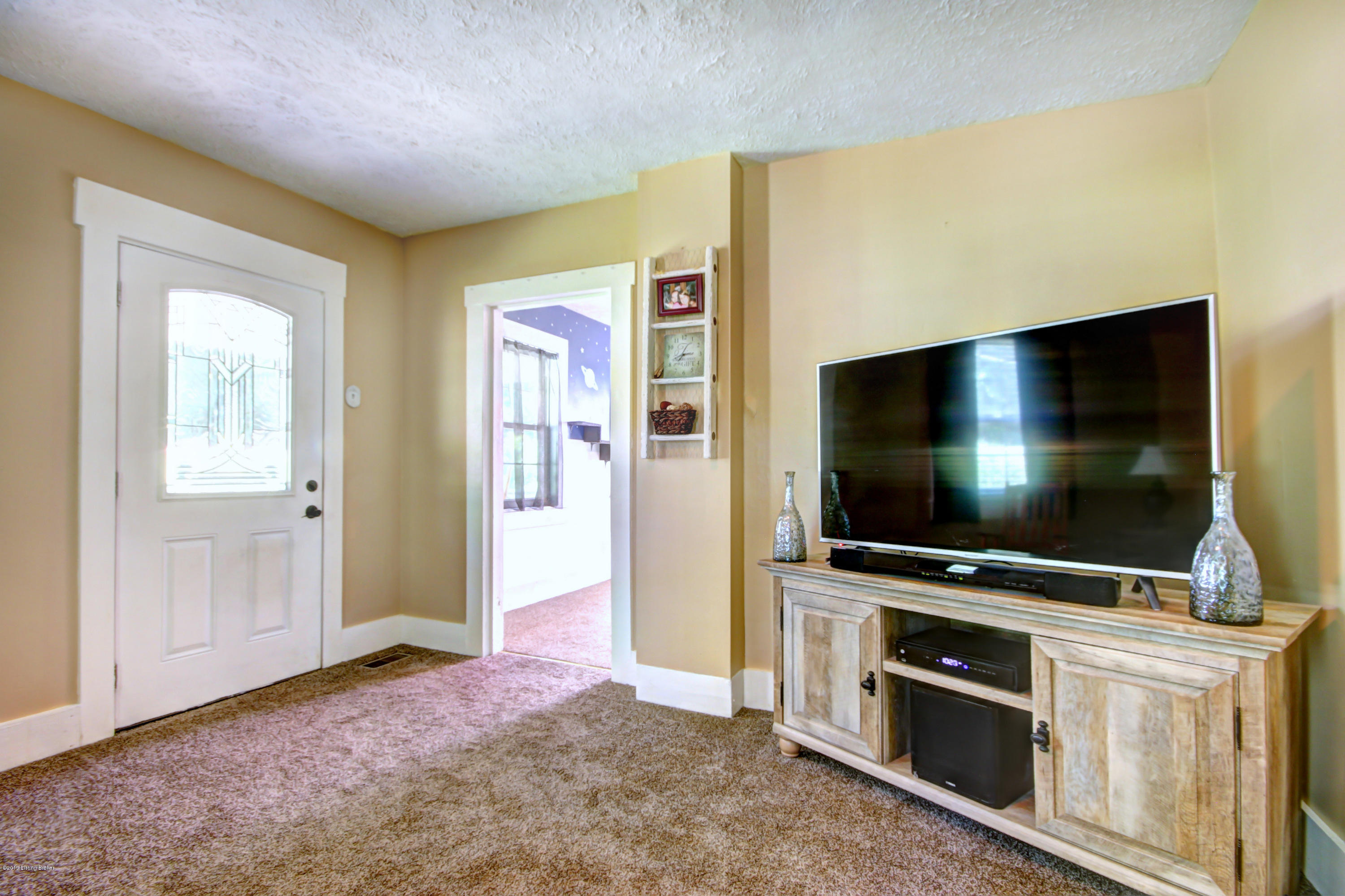 3050 Weavers Run West Point, KY 40177 - Photo 7 of 61 Front living room