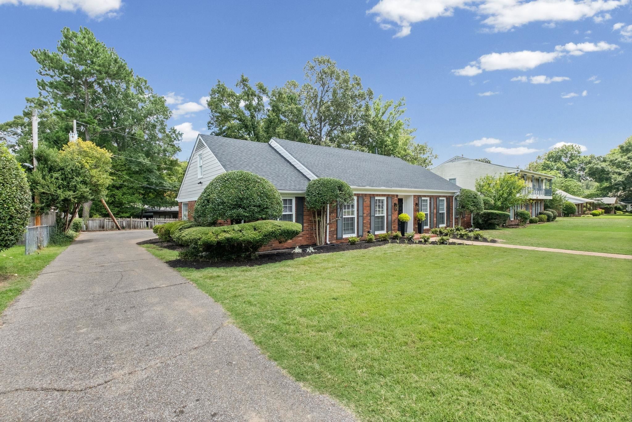 320 South Yates Road Memphis, TN 38120 - Photo 4 of 40
