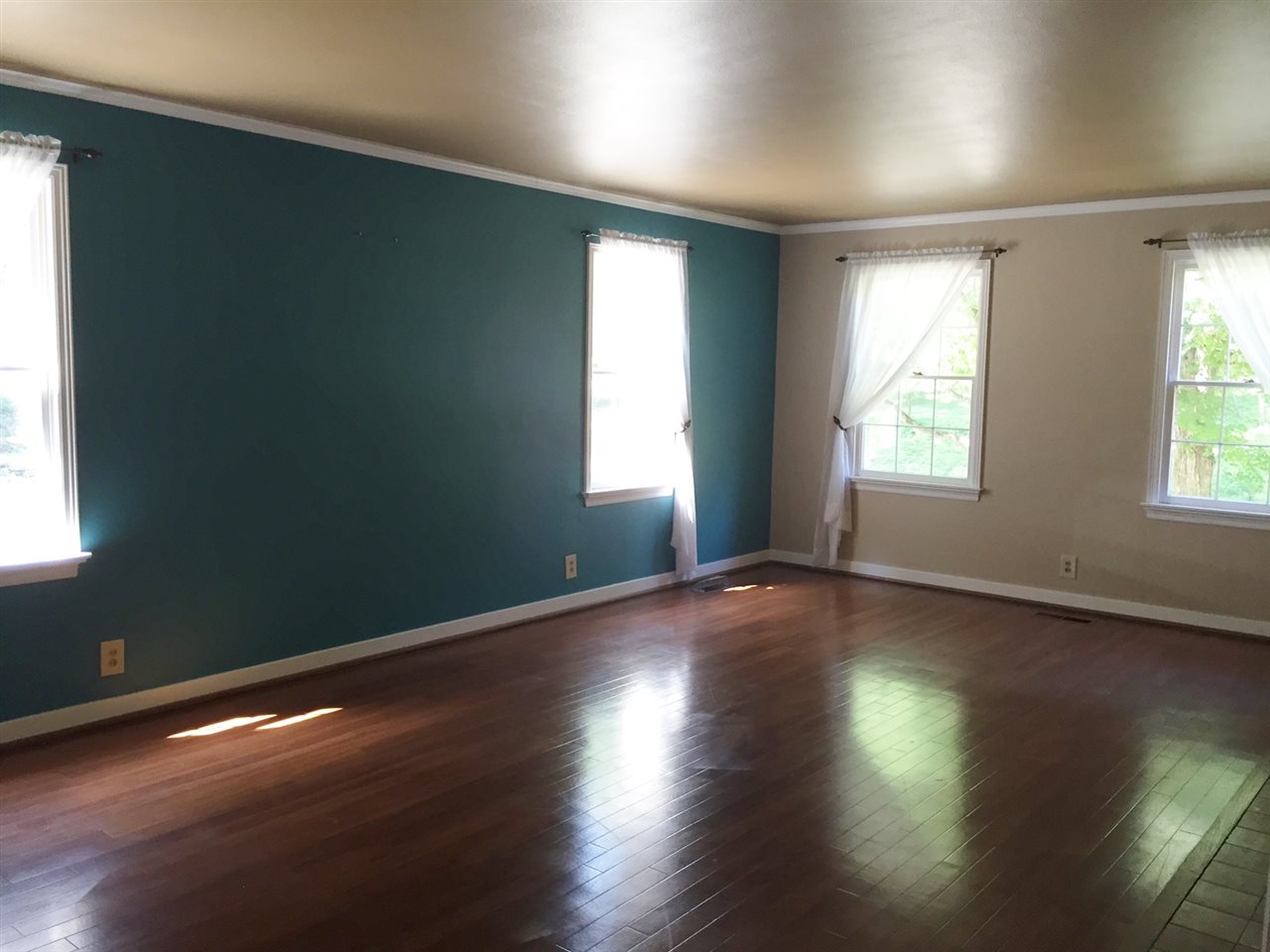 708 Hawthorne Road New Castle, IN 47362 - Photo 4 of 25 Gallery Image 4