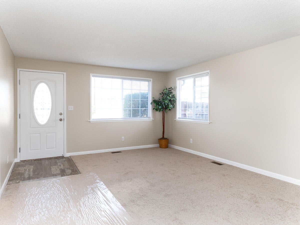 2760 Merriman Road Medford, OR 97501 - Photo 3 of 23 3