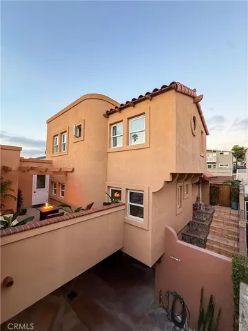 $7,995 | 214 North Irena Avenue, Unit B, Redondo Beach, CA 90277