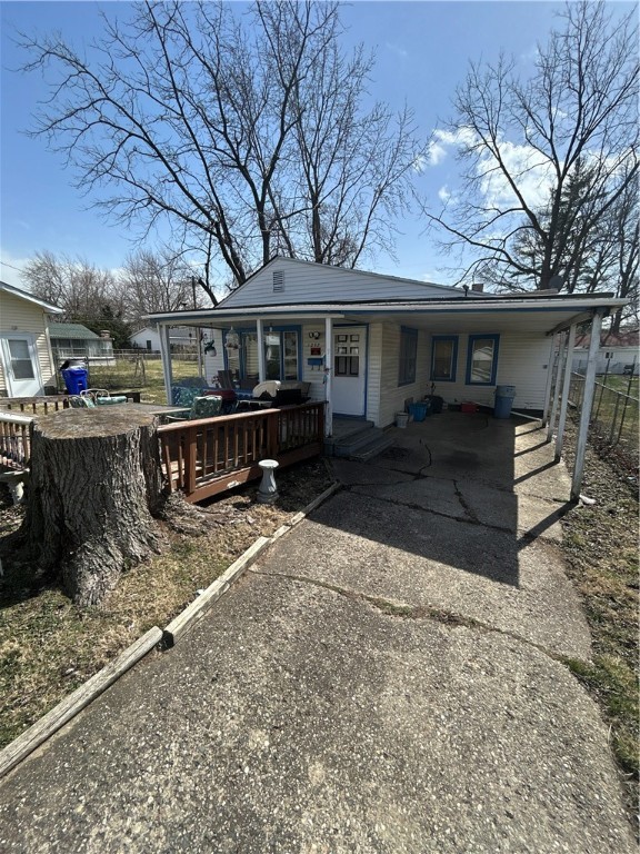 1253 East Lawrence Street Decatur, IL 62521 - Photo 2 of 21
