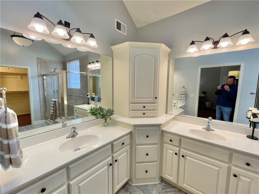 8636 North Utica Road Kansas City, MO 64153 - Photo 15 of 40