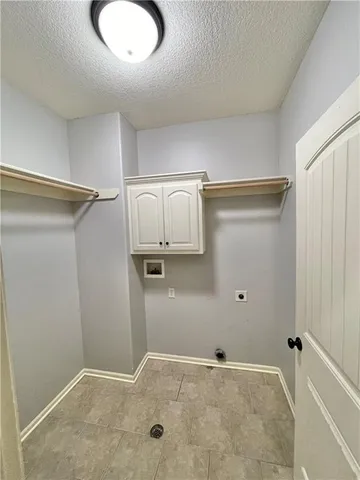 $524,900 | 8636 North Utica Road, Kansas City, MO 64153