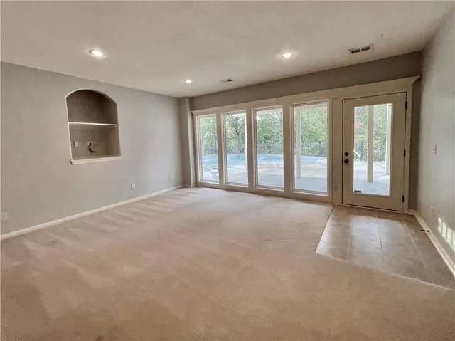 $524,900 | 8636 North Utica Road, Kansas City, MO 64153