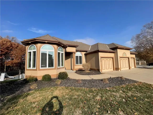 $524,900 | 8636 North Utica Road, Kansas City, MO 64153