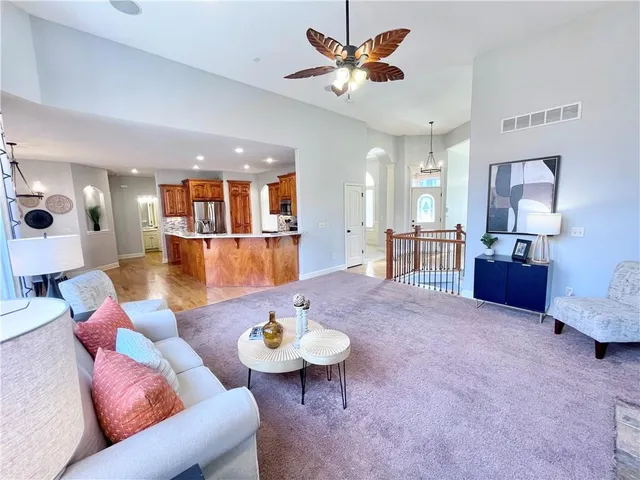 $524,900 | 8636 North Utica Road, Kansas City, MO 64153