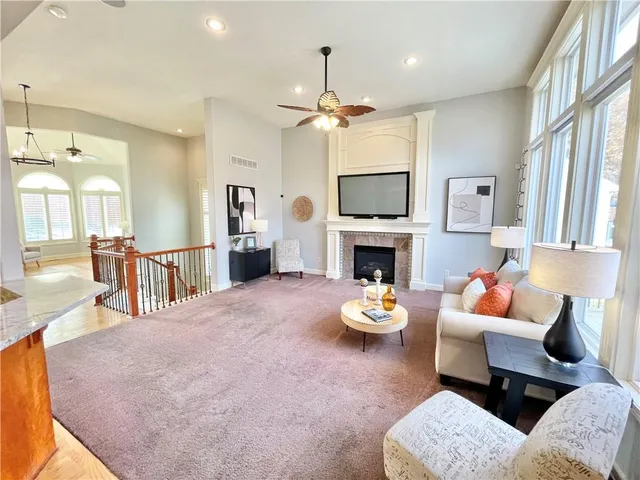 $524,900 | 8636 North Utica Road, Kansas City, MO 64153