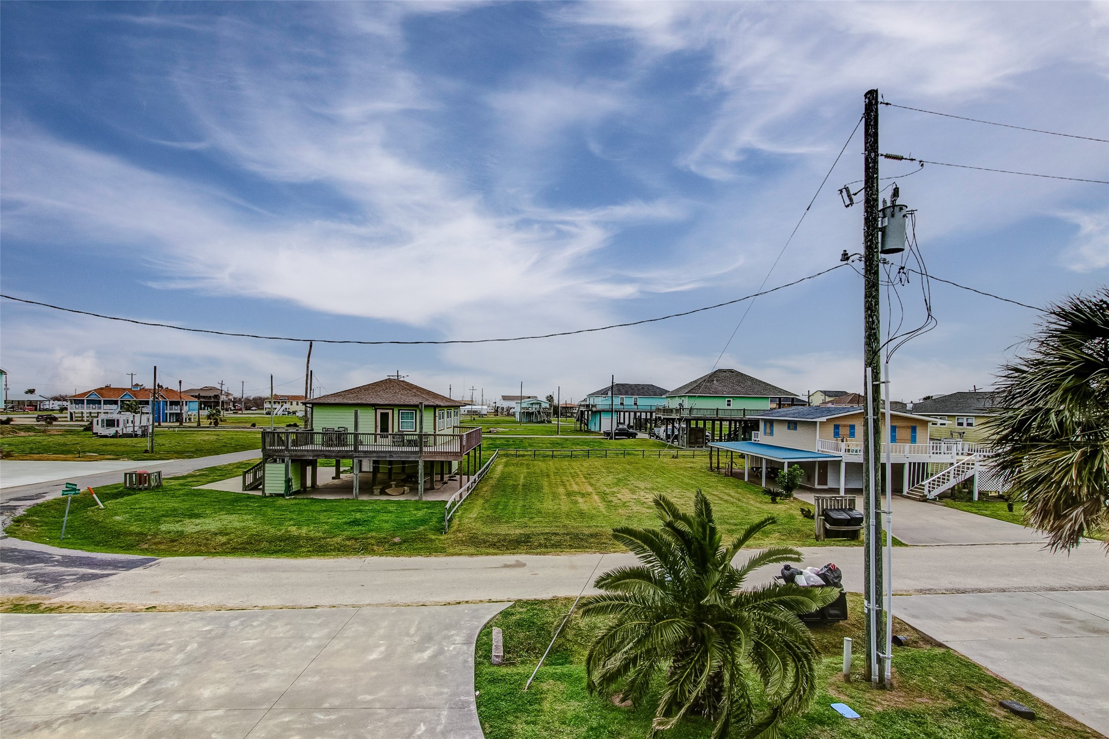 935 Westview Crystal Beach, TX 77650 - Photo 15 of 38