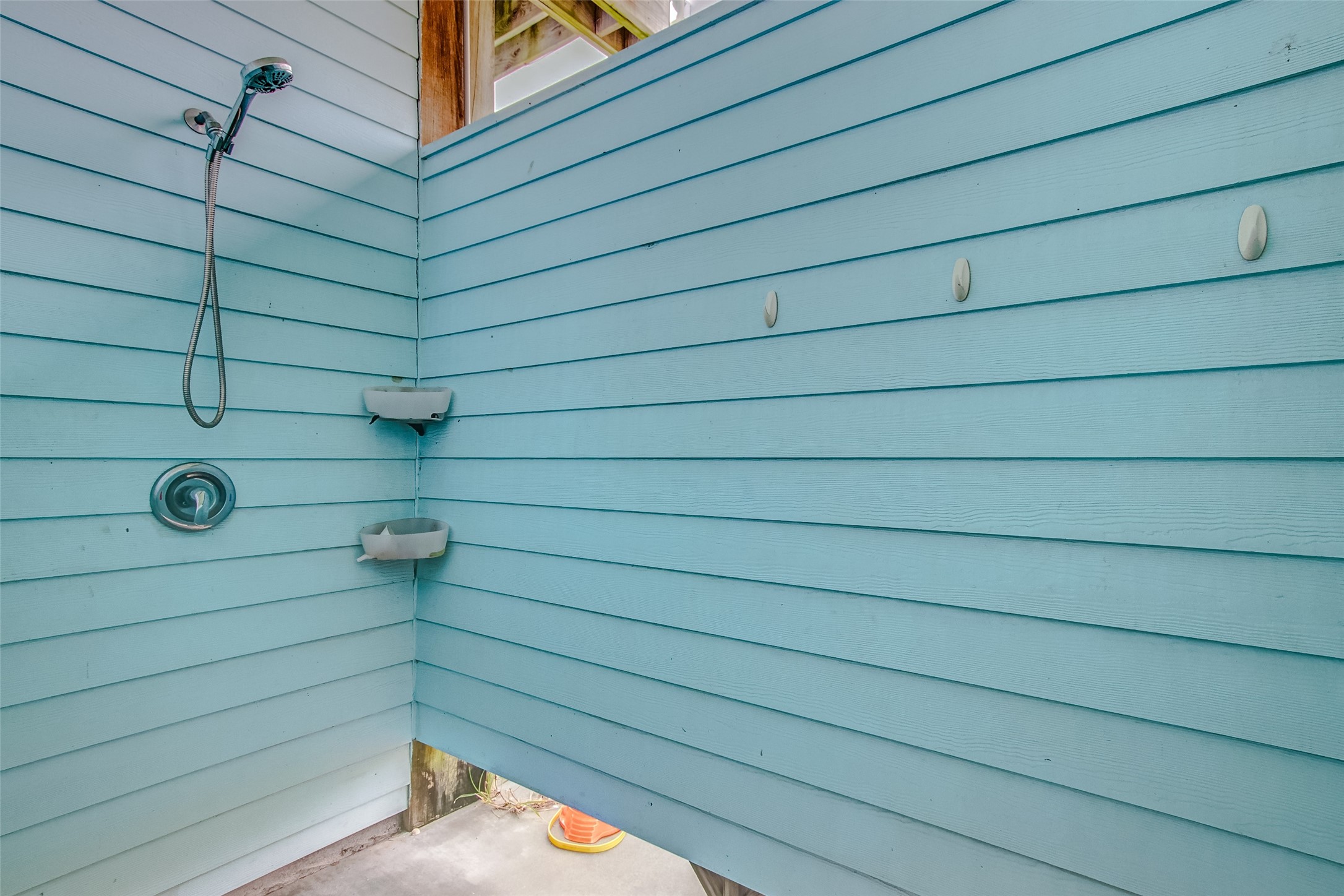 935 Westview Crystal Beach, TX 77650 - Photo 8 of 38