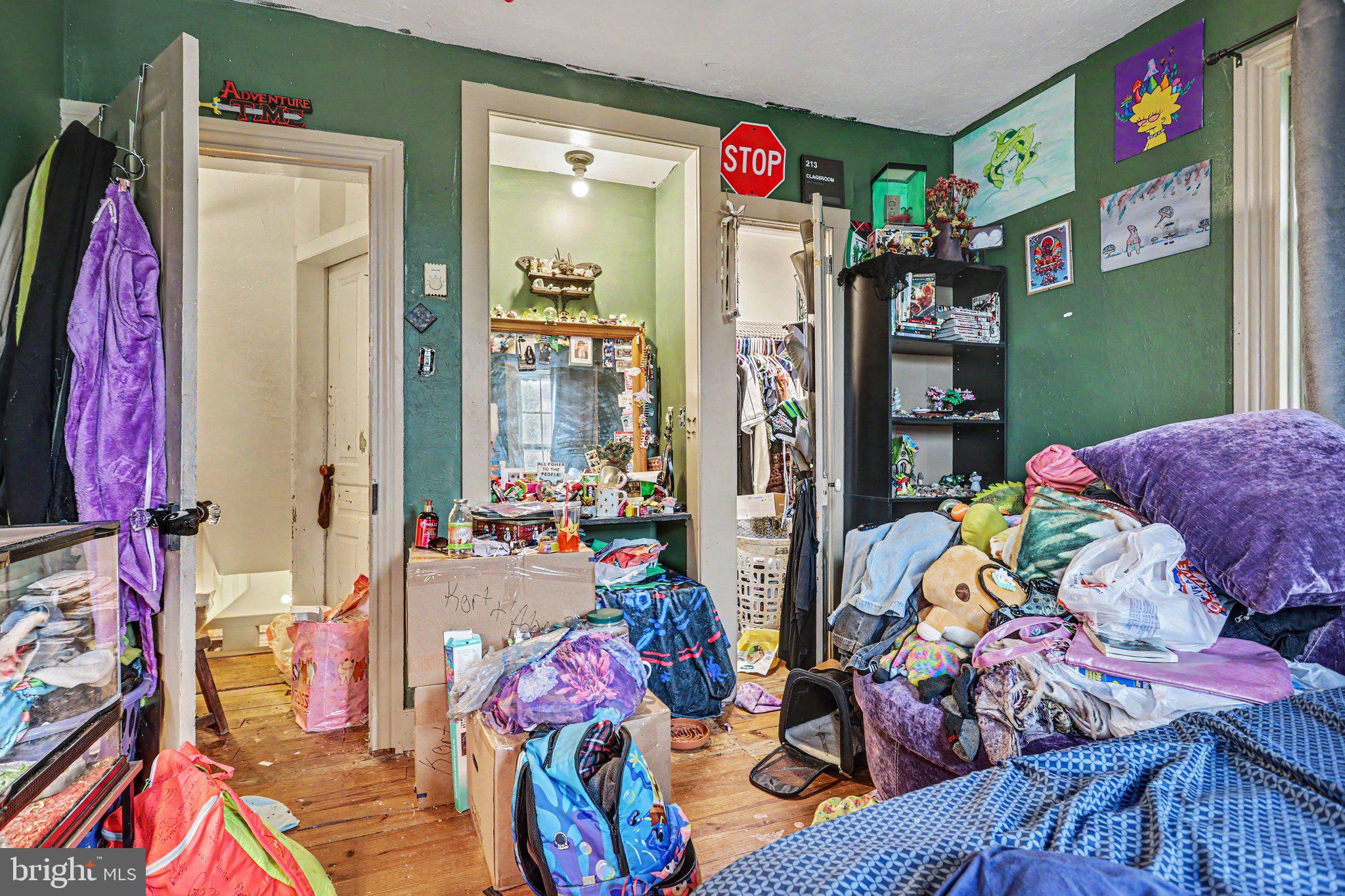 61 Mayfield Street Dover, PA 17315 - Photo 19 of 26 A vibrant, chaotic personal space.
