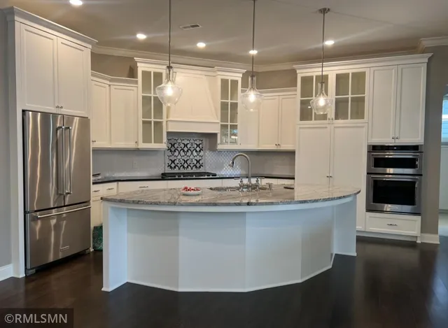 $675,000 | 5014 Dale Ridge Road, Woodbury, MN 55129