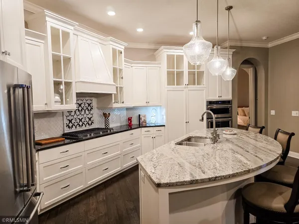 $675,000 | 5014 Dale Ridge Road, Woodbury, MN 55129