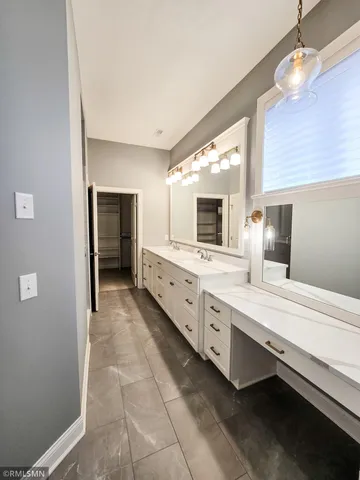 $675,000 | 5014 Dale Ridge Road, Woodbury, MN 55129