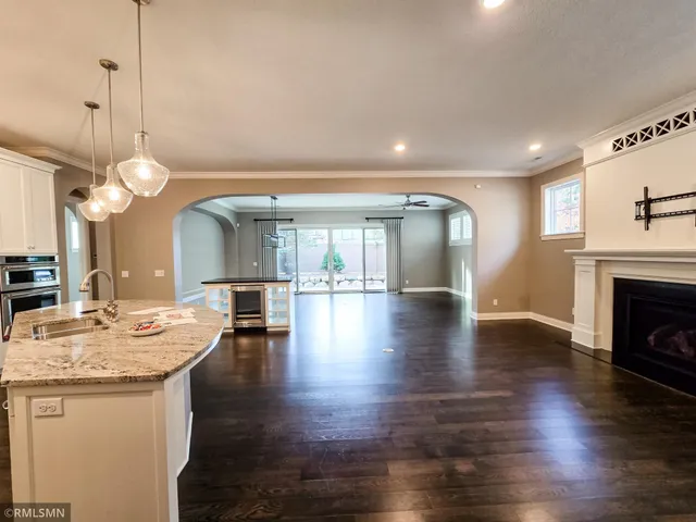 $675,000 | 5014 Dale Ridge Road, Woodbury, MN 55129