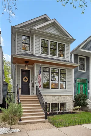 $1,725,000 | 1924 West Farragut Avenue, Chicago, IL 60640