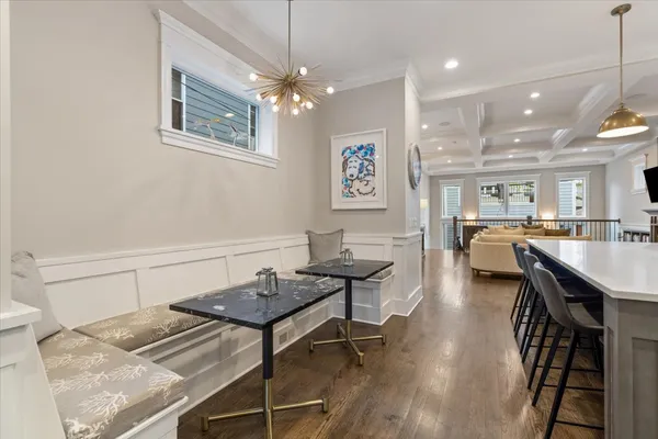 $1,725,000 | 1924 West Farragut Avenue, Chicago, IL 60640