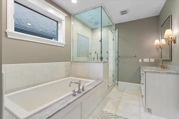 $1,725,000 | 1924 West Farragut Avenue, Chicago, IL 60640