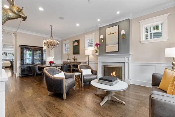 $1,725,000 | 1924 West Farragut Avenue, Chicago, IL 60640