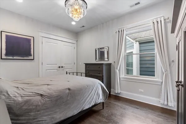$1,725,000 | 1924 West Farragut Avenue, Chicago, IL 60640
