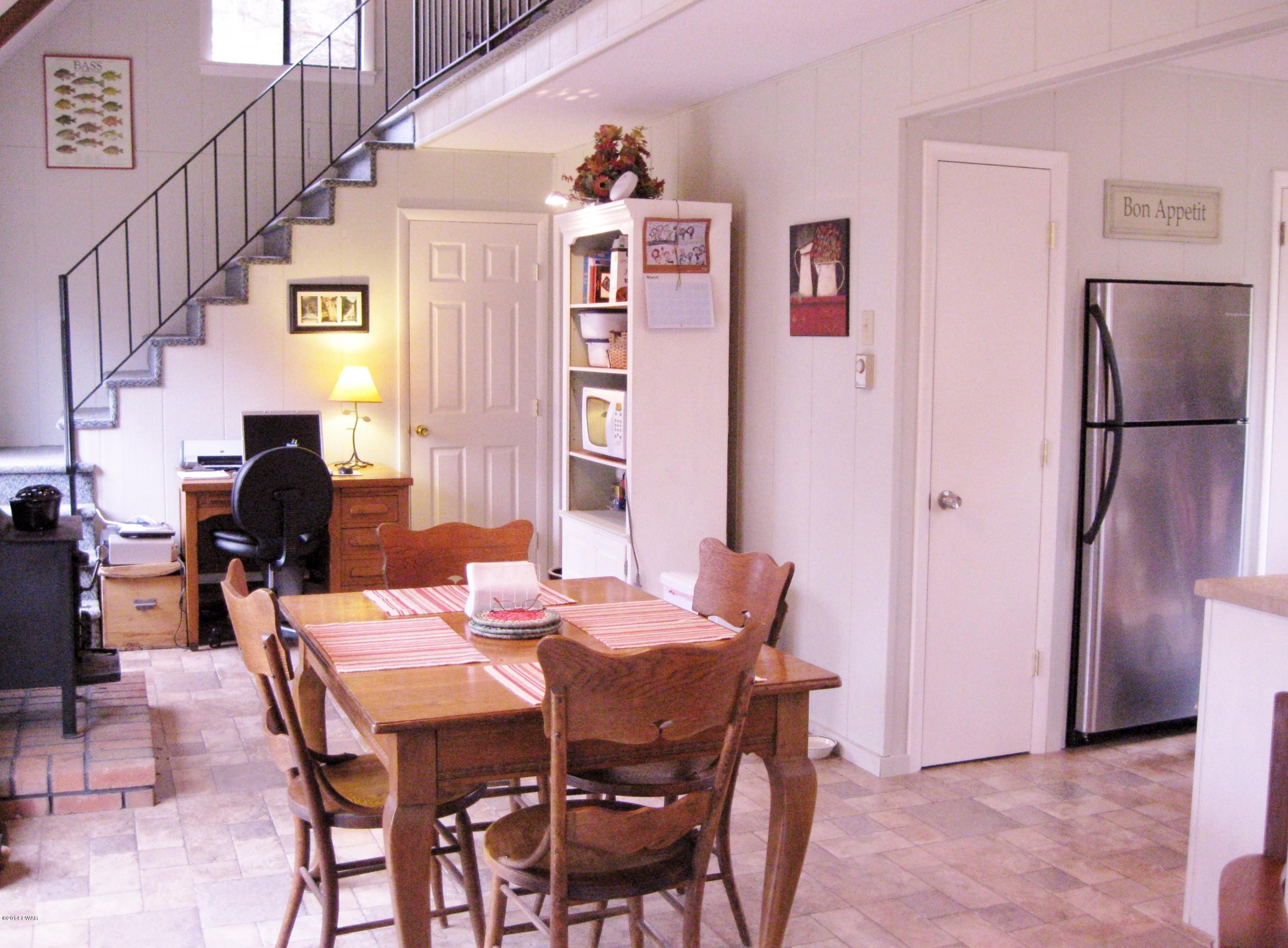 251 Gold Key Road Milford, PA 18337 - Photo 4 of 38
