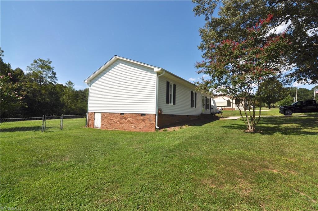 612 Simerson Road Lexington, NC 27295 - Photo 4 of 20 Gallery Image 4