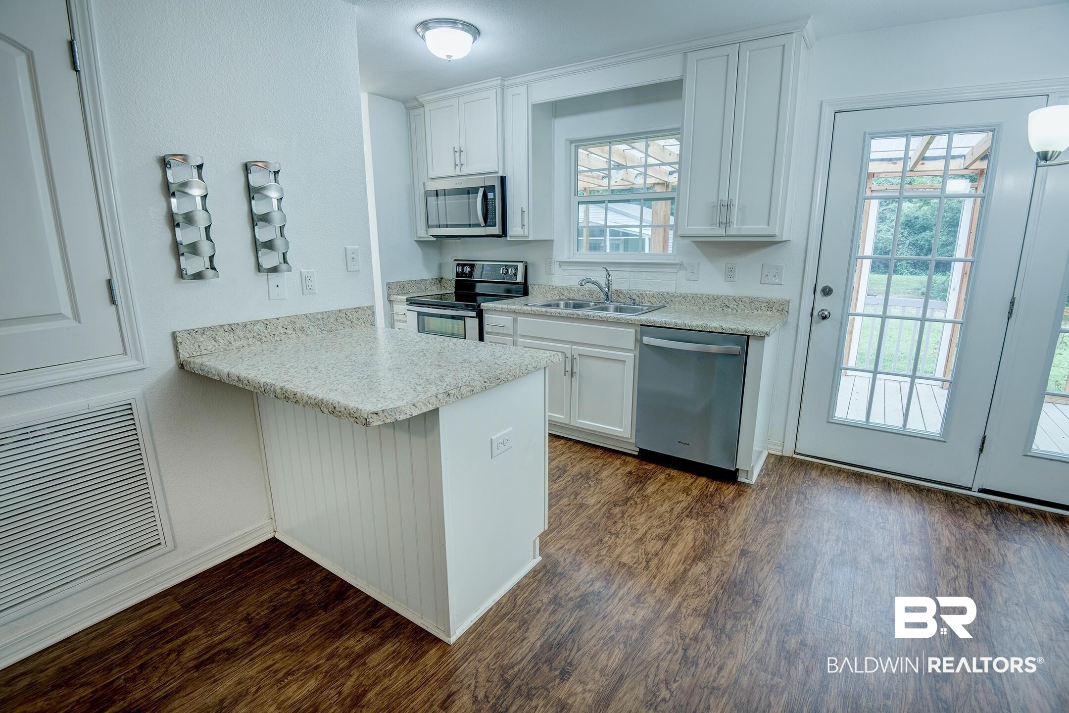 6304 Henshaw Road Fairhope, AL 36532 - Photo 7 of 35