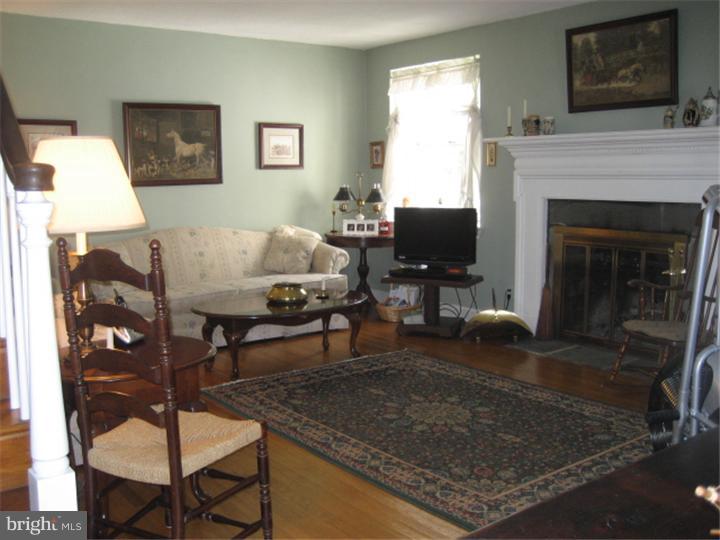 2740 Springfield Road Broomall, PA 19008 - Photo 6 of 25 Living Room