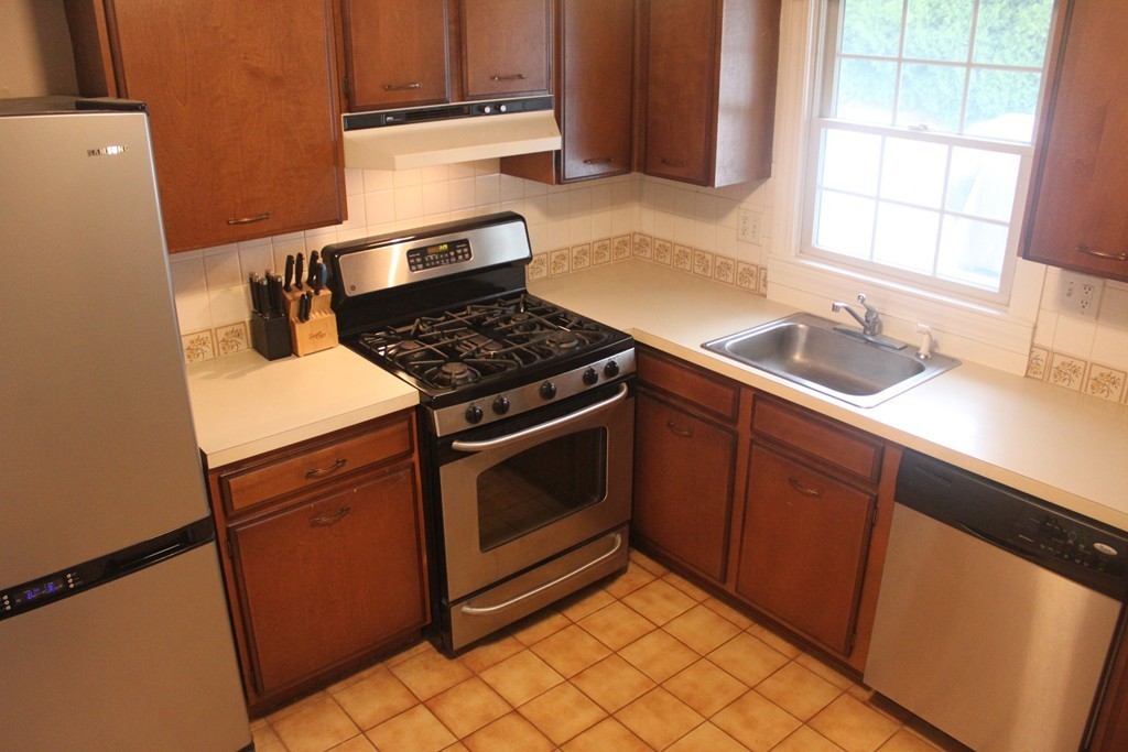 14 Puritan Road Salem, MA 01970 - Photo 6 of 16 Gallery Image 6