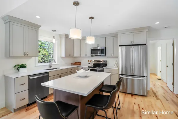 $813,900 | 41 The Cliffs, Unit 41, Auburn, NH 03032