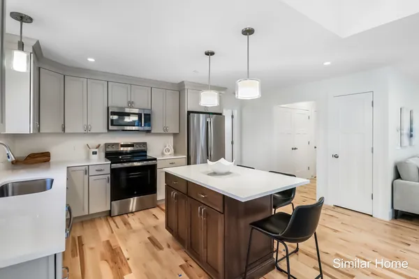 $813,900 | 41 The Cliffs, Unit 41, Auburn, NH 03032