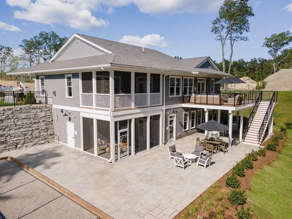 $813,900 | 41 The Cliffs, Unit 41, Auburn, NH 03032