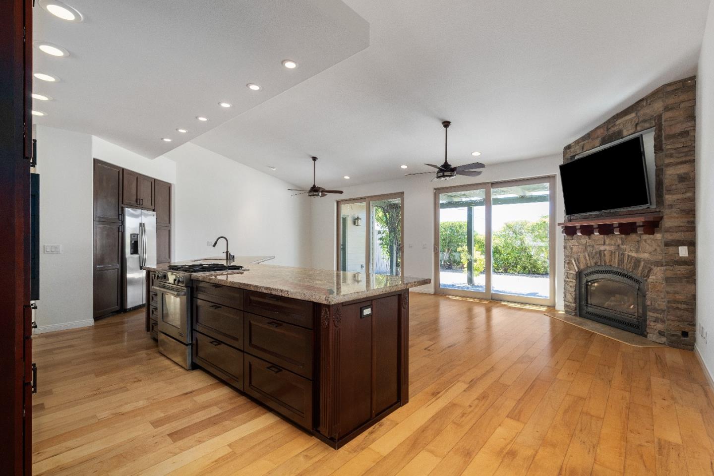 653 Red Cloud Road Paso Robles, CA 93446 - Photo 9 of 57 Gallery Image 9