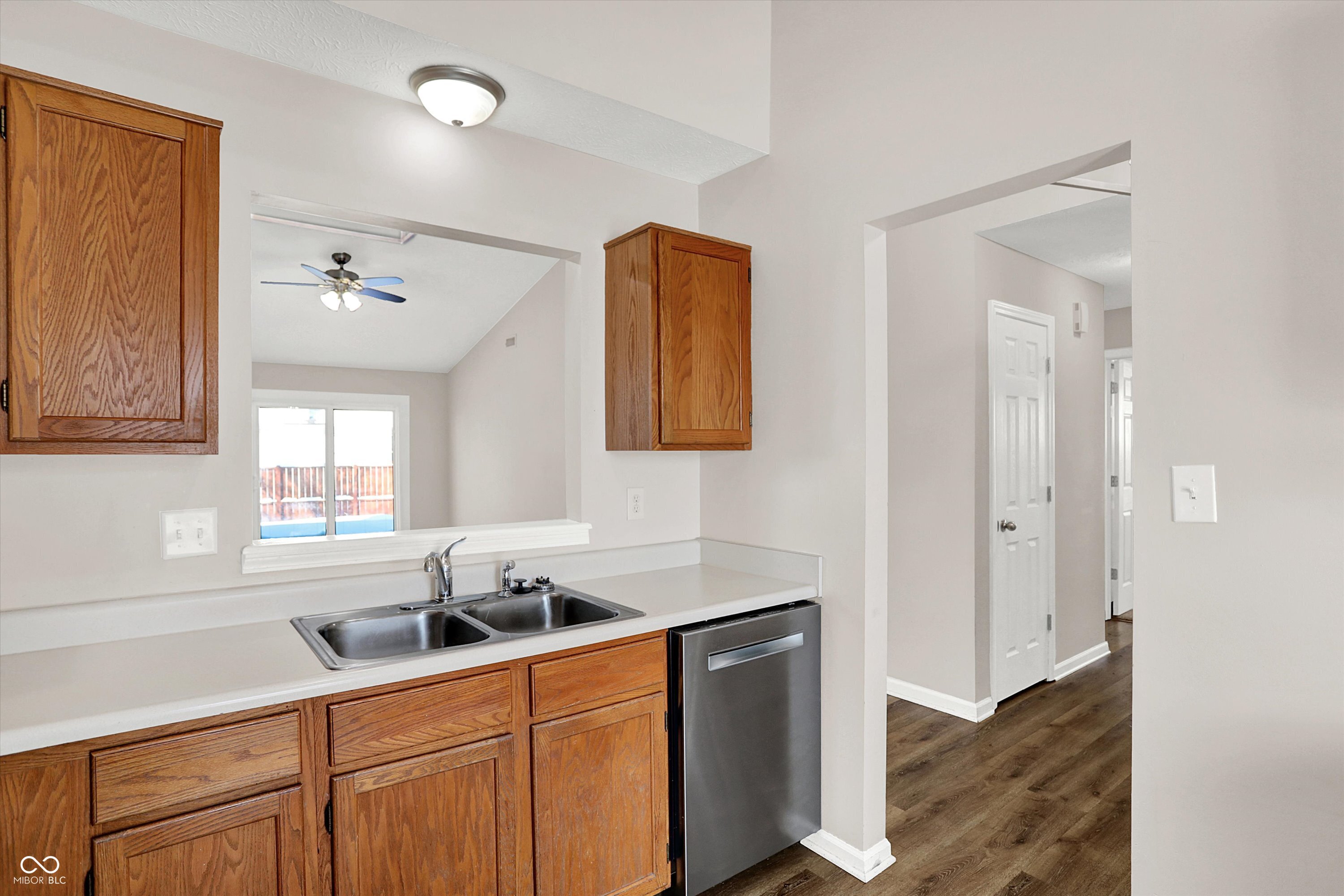 6726 Colleens Way Indianapolis, IN 46221 - Photo 17 of 36